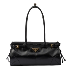 Кожаная сумка среднего размера Prada
